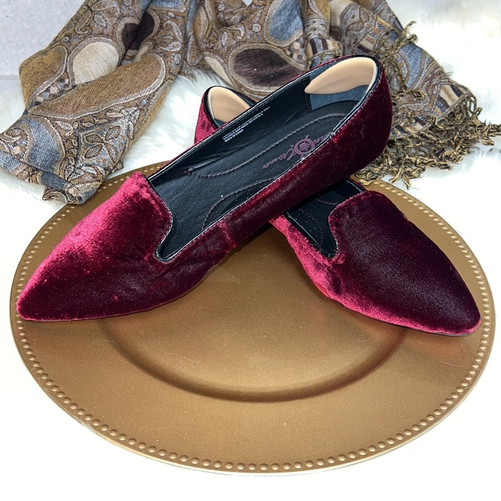 ❤️ Vintage, Velvet Born Crown Flats & Vintage Scarf 🥳